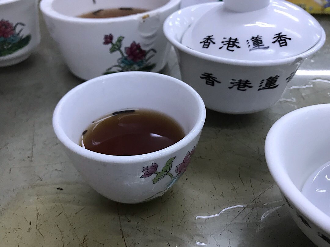 LinHeung-teasetonthetable